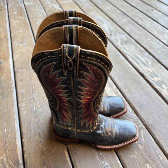 Ariat Shoes - Ariat Vaquera Black & Red Leather Western Boot #10019934 in Women's 7.5B